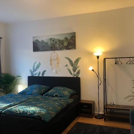 Ferienwohnung Gruene Oase Mit Balkon I Eg Duisburg Exterior foto