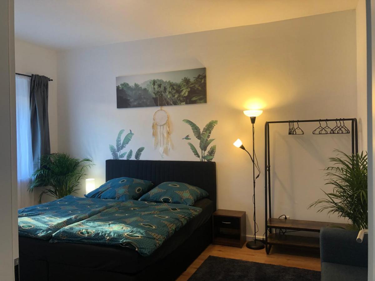 Ferienwohnung Gruene Oase Mit Balkon I Eg Duisburg Exterior foto